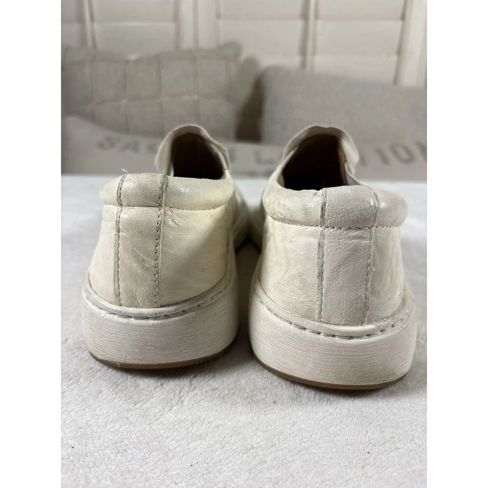 Sofft Women's‎ White Leather Slip-On Loafers Size 8M Comfort Shoes